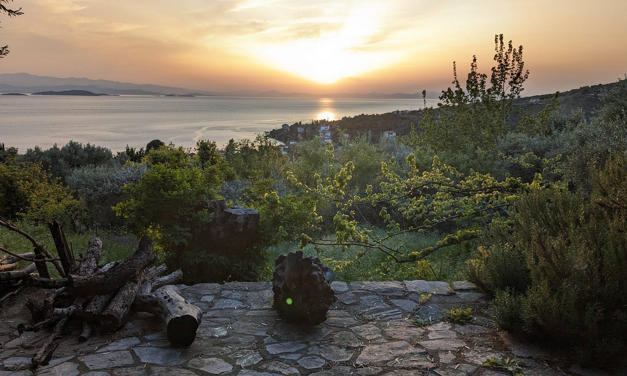 Sonnenuntergang über dem Golf von Volos in Griechenland